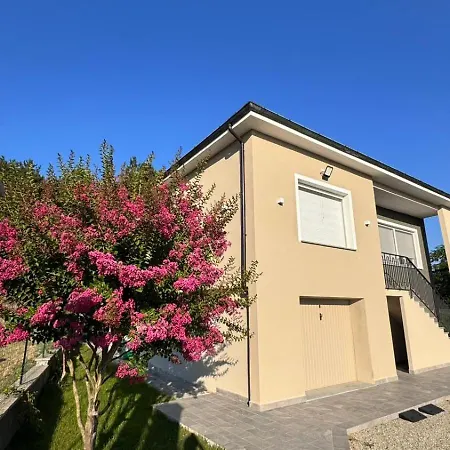 La Tana Della Quiete Villa *