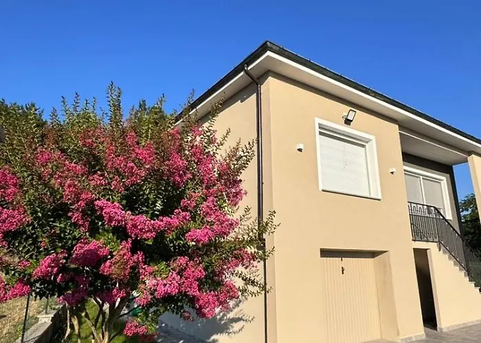 La Tana Della Quiete Villa *